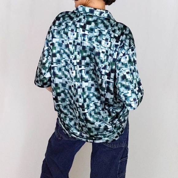 SOLD Y2k cyber print short sleeve button down - Picture 2 of 7